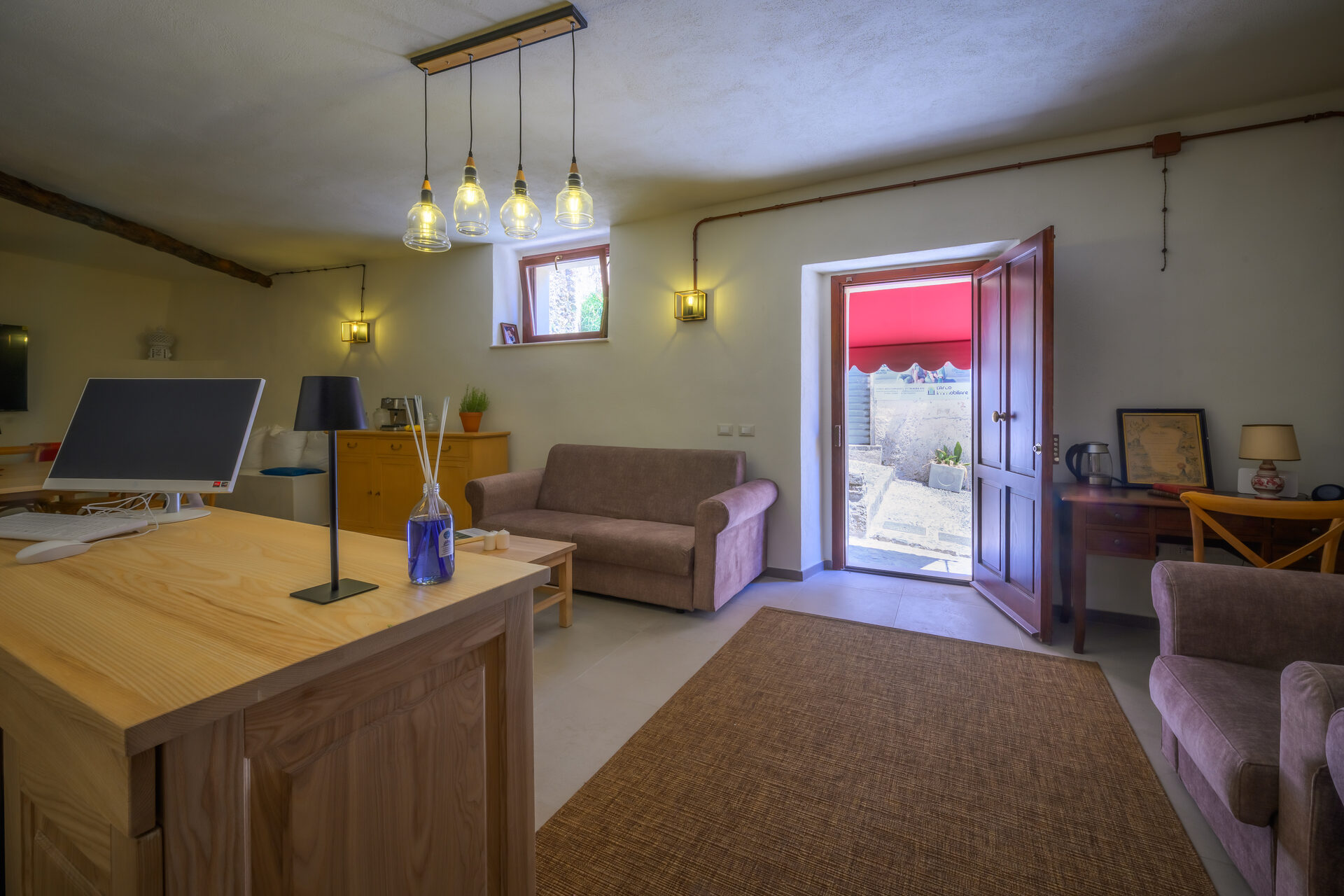 Il Salotto – ingresso e area relax con poltrone